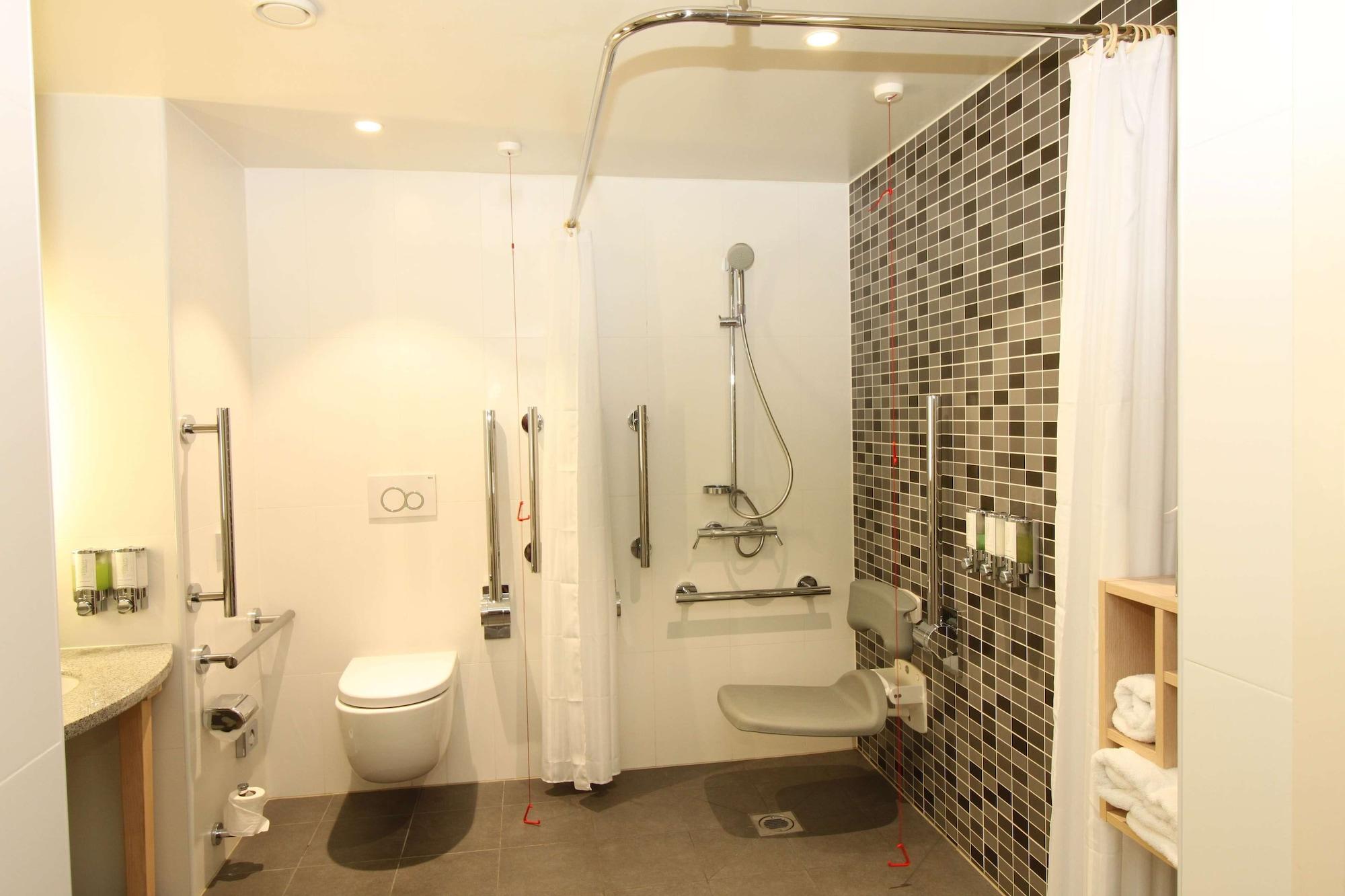 Hampton By Hilton Docklands Отель 3*